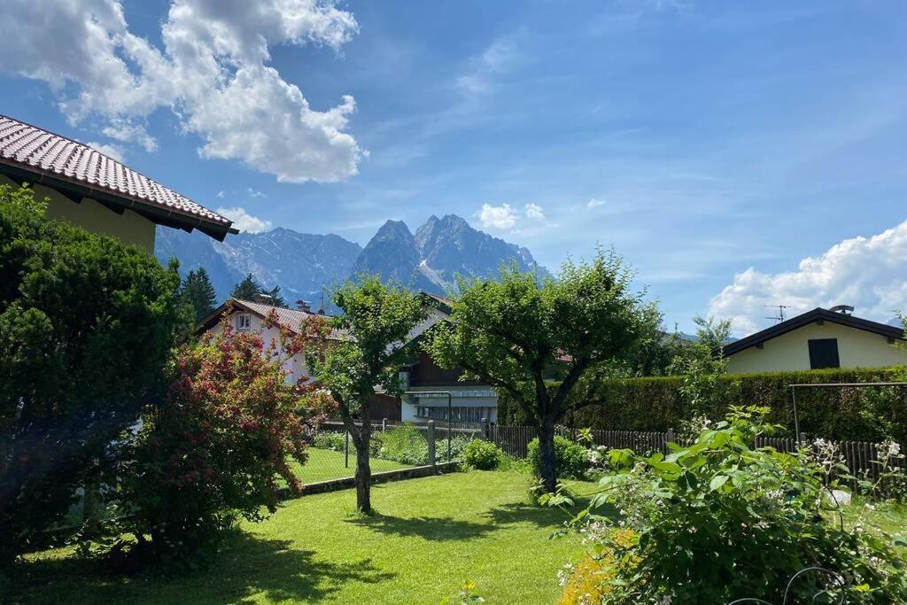 Haus Mit Wunderschoenem Ausblick Und Garten Garmisch-Partenkirchen Esterno foto