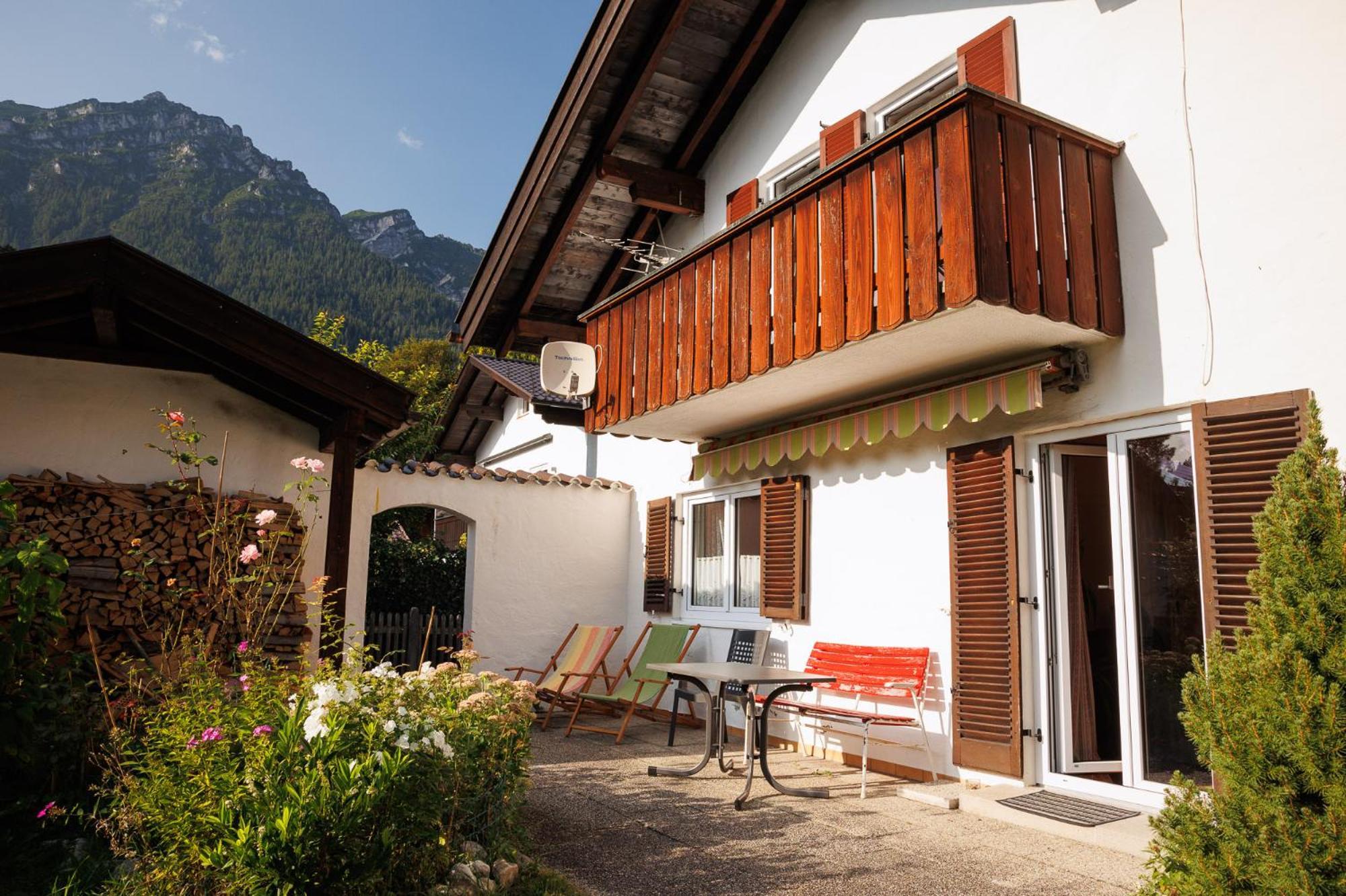 Haus Mit Wunderschoenem Ausblick Und Garten Garmisch-Partenkirchen Esterno foto
